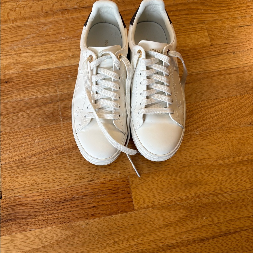 White Lace-Up Sneakers (women’s)